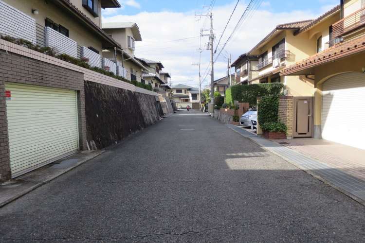箕面市小野原西3丁目