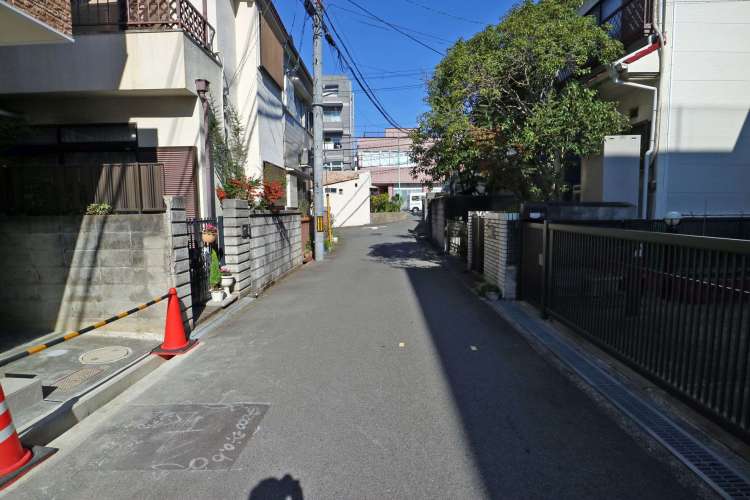 豊中市服部本町1丁目