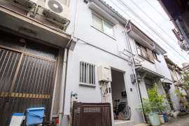 大阪市淀川区西三国3丁目 テラスハウス