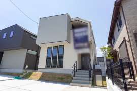 高槻市日吉台三番町 一戸建て