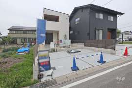 大府市半月町2丁目 一戸建て