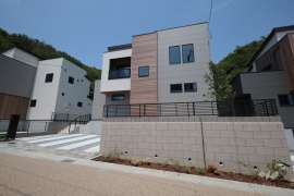 宝塚市山手台東4丁目 一戸建て