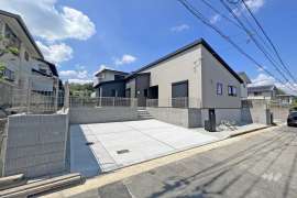 川西市清和台西1丁目 一戸建て