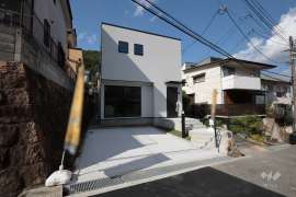 宝塚市宝松苑 一戸建て