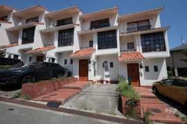 宝塚市逆瀬台6丁目 テラスハウス