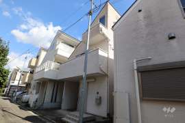 世田谷区野沢4丁目 一戸建て