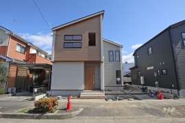 春日井市西高山町2丁目 一戸建て