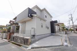 高槻市日吉台七番町 一戸建て