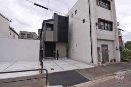 名古屋市千種区高見1丁目 一戸建て