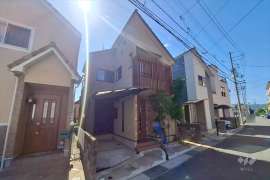 伊丹市寺本6丁目 一戸建て