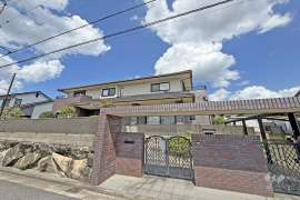 川西市美山台2丁目 一戸建て