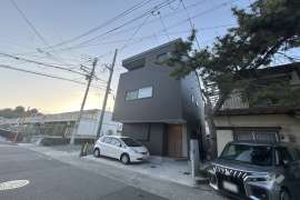 宝塚市中野町 一戸建て