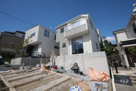 宝塚市泉ガ丘 一戸建て