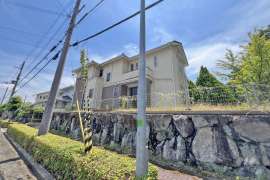 川辺郡猪名川町白金2丁目 一戸建て
