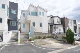 瀬戸市東長根町 一戸建て