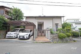 箕面市粟生外院3丁目 一戸建て