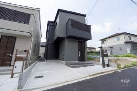 高槻市日吉台六番町 一戸建て
