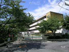 千里新田小学校