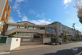 日比野中学校・本校舎