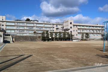 西山小学校