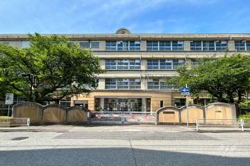 鳴尾小学校