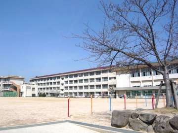 鳴尾東小学校