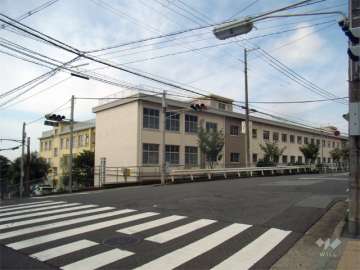 上野中学校