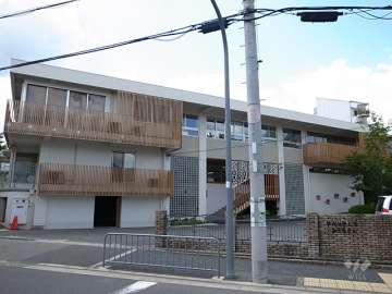 ひじりにじいろ保育園