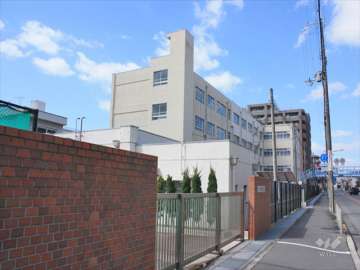 芥川小学校
