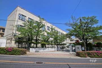 西山小学校
