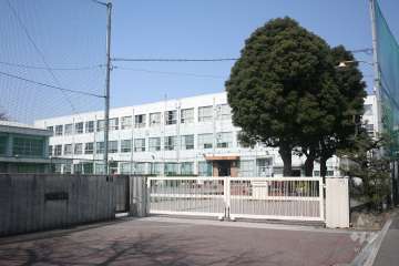 伊勝小学校