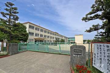 味美小学校