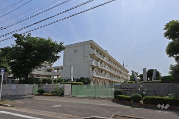 松山小学校