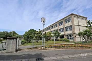 中部中学校