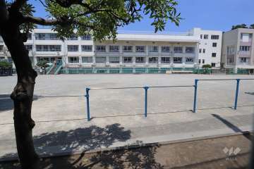 駒場小学校