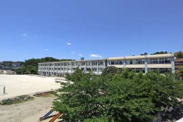 東山小学校
