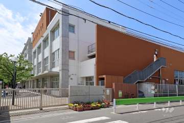京西小学校