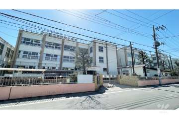 東伊興小学校