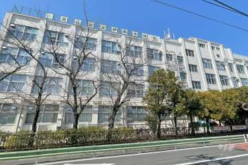 伊興中学校