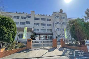 入谷中学校