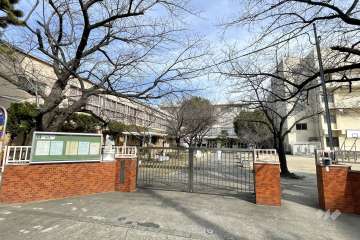 栗島中学校