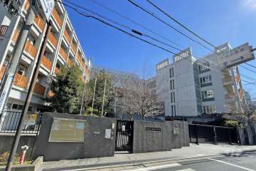 新宿中学校