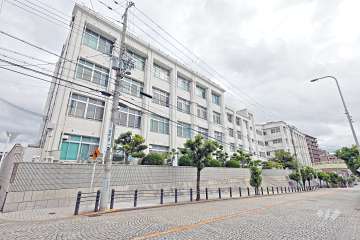 真田山小学校