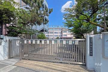巣鴨小学校