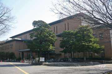 鶴舞中央図書館