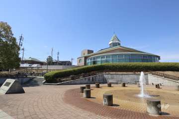 長久手市中央図書館