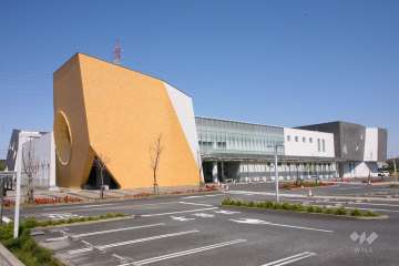 日進市立図書館