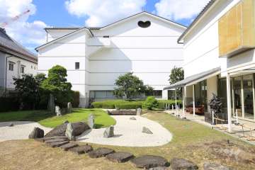 伊丹市立美術館