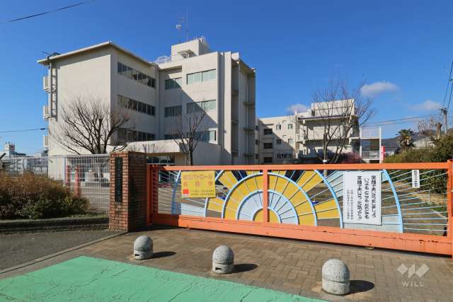 光明小学校