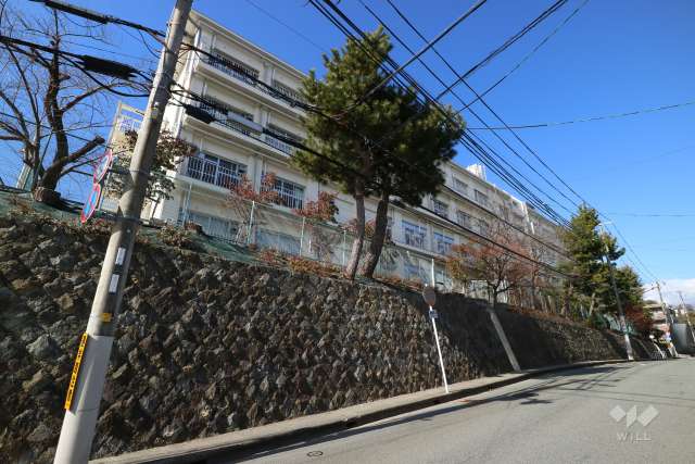 宝梅中学校